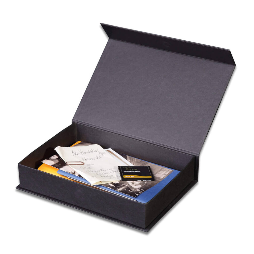 X17-Archivboxen, für Hefte und Erinnerungen.