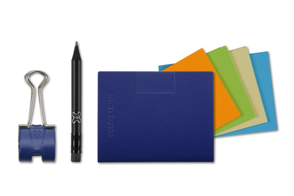 X17 Mind-Papers bestehend aus Lederhülle, Sloop Stiftklemme und Karteikarten