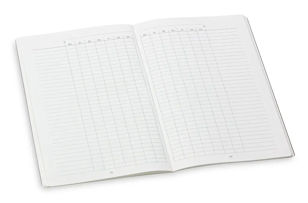 Ein aufgeschlagenes Notizheft im A6-Format mit einer horizontalen Tracker-Tabelle. Die Doppelseite zeigt vorgedruckte Spalten für die Wochentage (Mo bis So) und zahlreiche Zeilen für individuelle Eintragungen, ideal als Gewohnheitstracker oder für die Projektplanung.